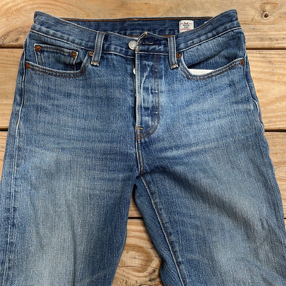 Levi Wedgie Straight size 28